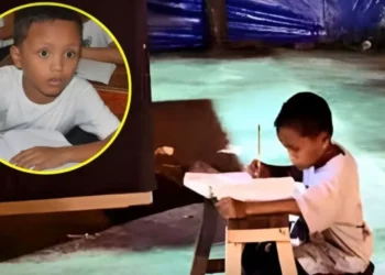 Precious gift received by 9-year-old children who studied under a street lamppost